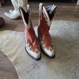 Black Star Shortie Boots